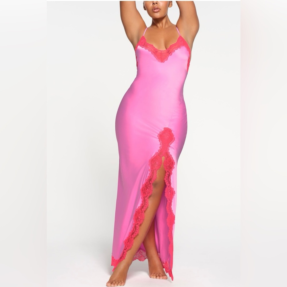 SKIMS Woven Shine Lace Long Dress - Picture 2 of 4
